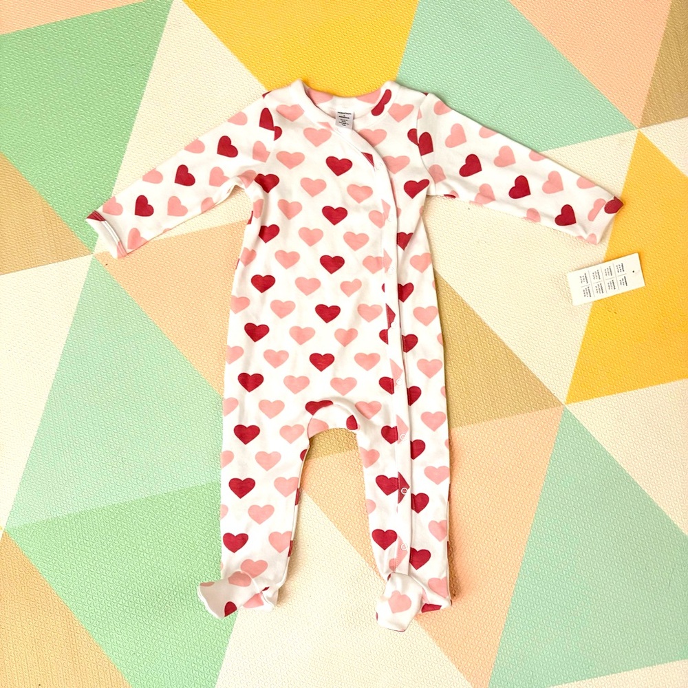 NWT Nordstrom Hearts Onesie Footie Button Up 6 months